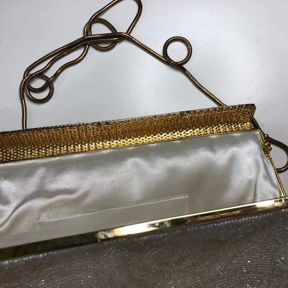 Gorgeous beaded evening bag with removable strap - Picture 5 of 10